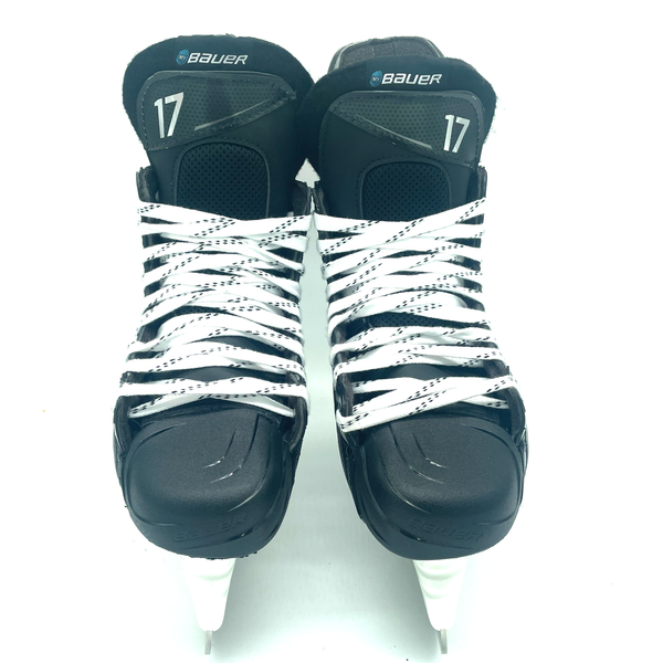 Bauer Vapor Hyperlite - Pro Stock Hockey Skates - Size R6.875 L7.375D