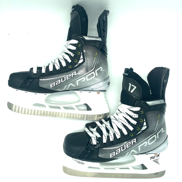 Bauer Vapor Hyperlite - Pro Stock Hockey Skates - Size R6.875 L7.375D