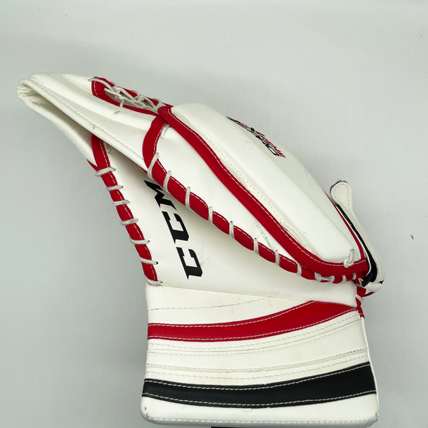 CCM Extreme Flex Pro - Used Pro Stock Goalie Glove (White/Red)