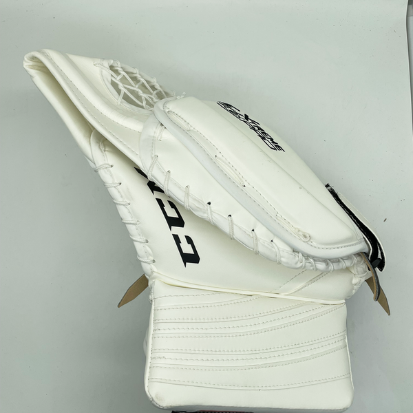 CCM Extreme Flex Pro - New Pro Stock Goalie Glove (White)