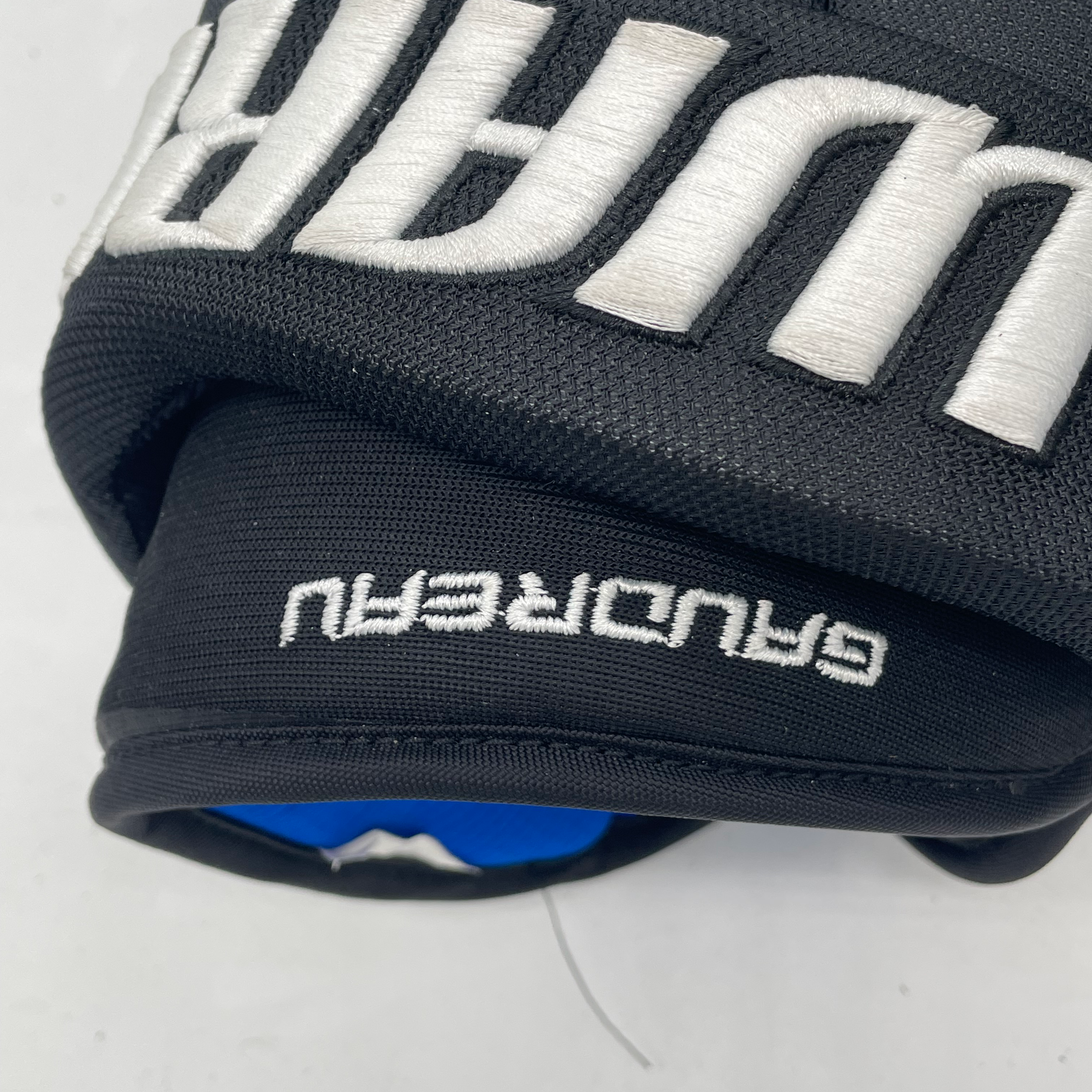 Warrior Covert QRL - NHL Pro Stock Glove - Johnny Gaudreau (Black)
