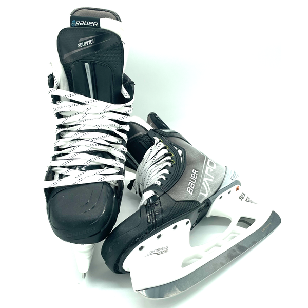 Bauer Vapor Hyperlite - Pro Stock Hockey Skates - Size L11.25 R10.125D