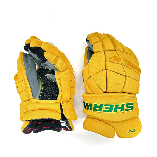 Sherwood Rekker Legend Pro - NHL Pro Stock Glove - Minnesota Wild (Gold/Green)
