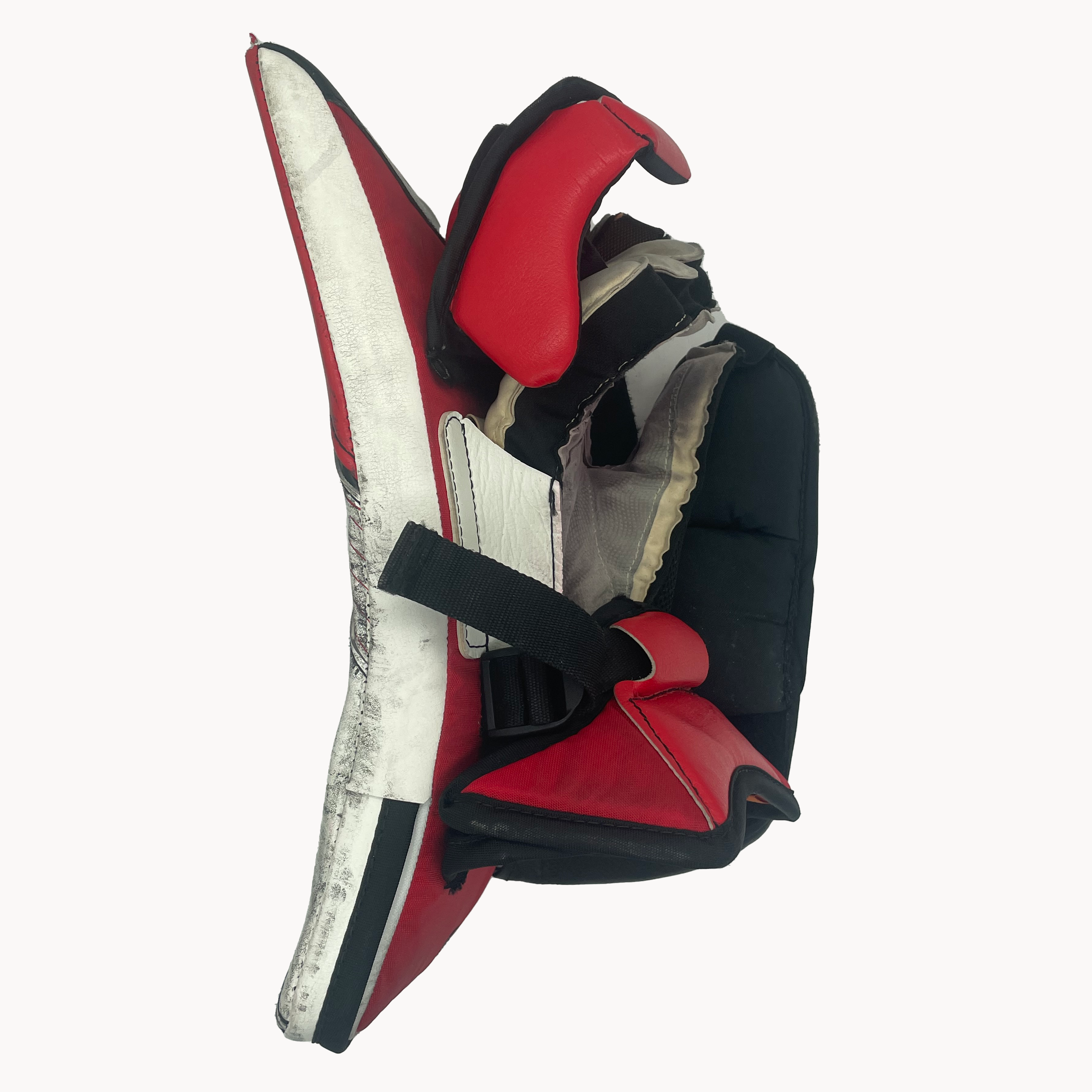 CCM Extreme Flex 6 - Used Pro Stock Goalie Blocker (White/Red/Black)