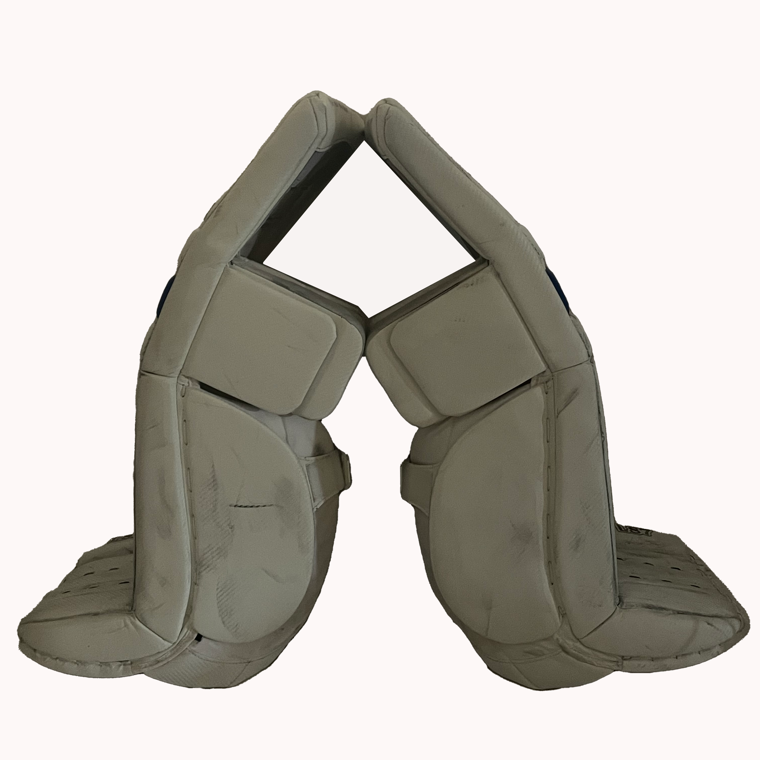 True L87 - Used Pro Stock Full Goalie Set (White/Blue)