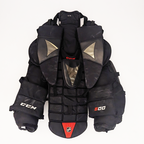 CCM 600 - Used Pro Stock Goalie Chest Protector (Black)
