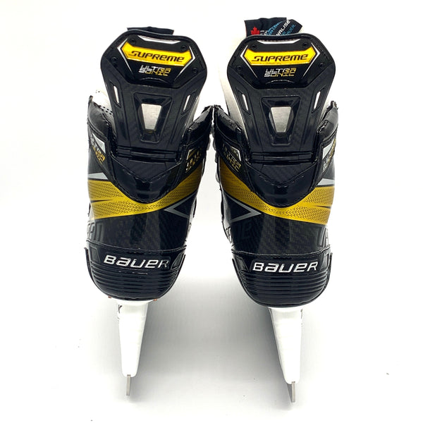 Bauer Supreme Ultrasonic - New Pro Stock Hockey Skates - Size L8.25C/R8C