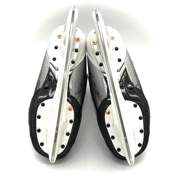 Bauer Vapor Hyperlite 2 - Pro Stock Hockey Skates - Size 6 Fit 1
