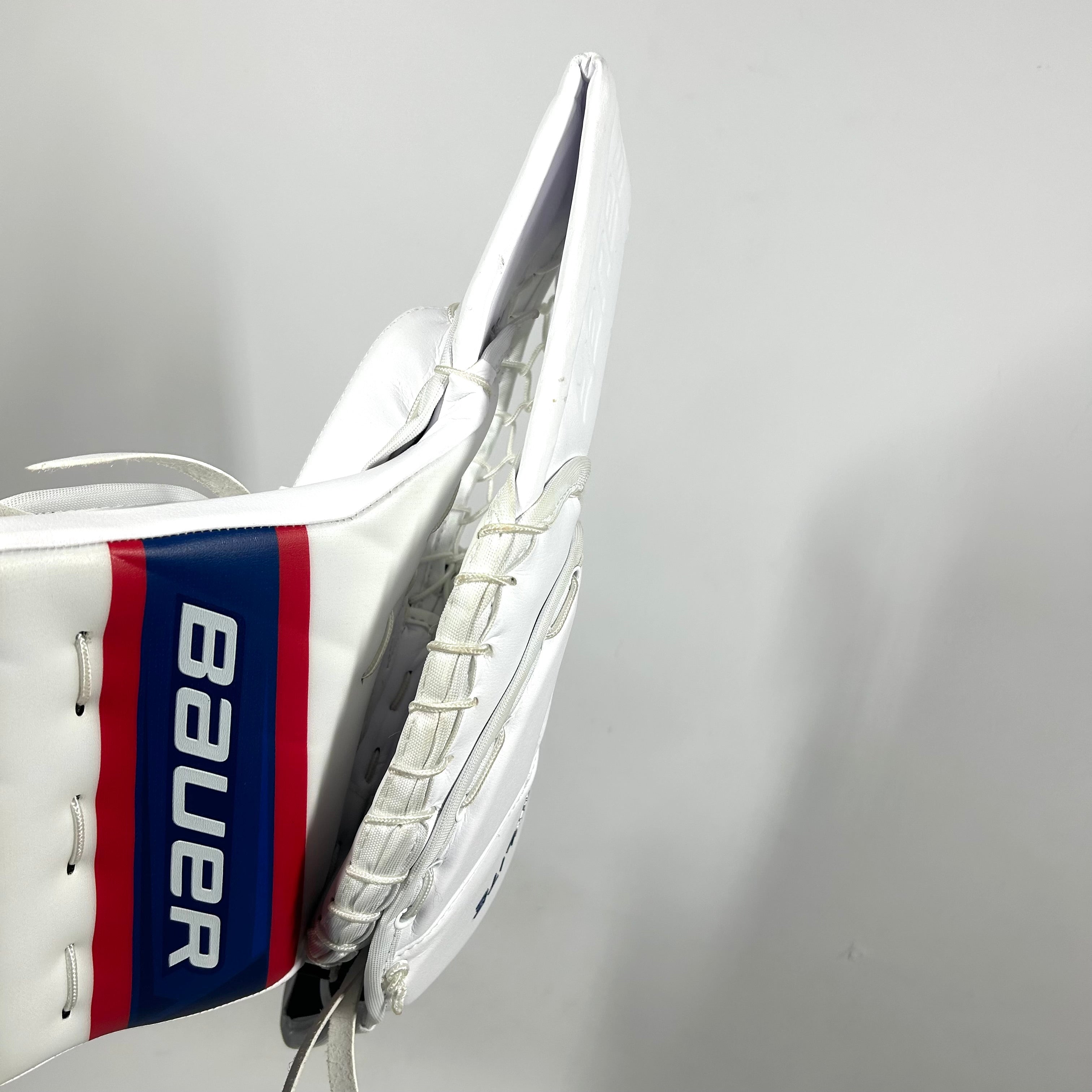 Bauer Vapor Hyperlite - New Pro Stock Senior Goalie Glove (White/Blue/Red)
