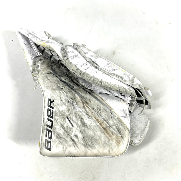 Bauer Vapor Hyperlite - Used Pro Stock Goalie Glove (White)