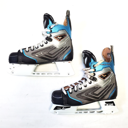 CCM Vector V10.0 Hockey Skates - Size 5D CCM Vector V10.0 Hockey Skates - Size 5D