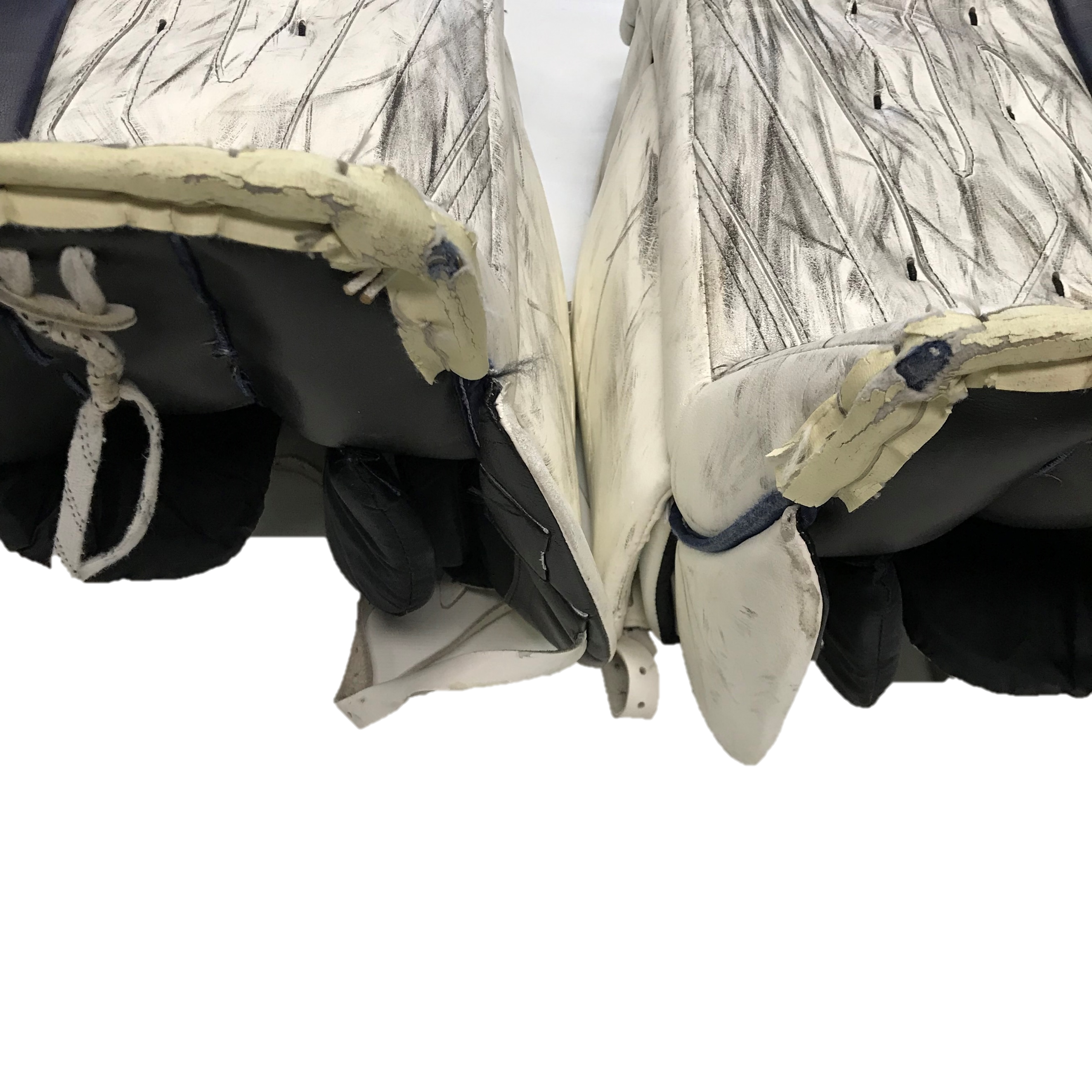 Bauer TotalOne (37"+1) - Used Pro Stock Senior Goalie Pads